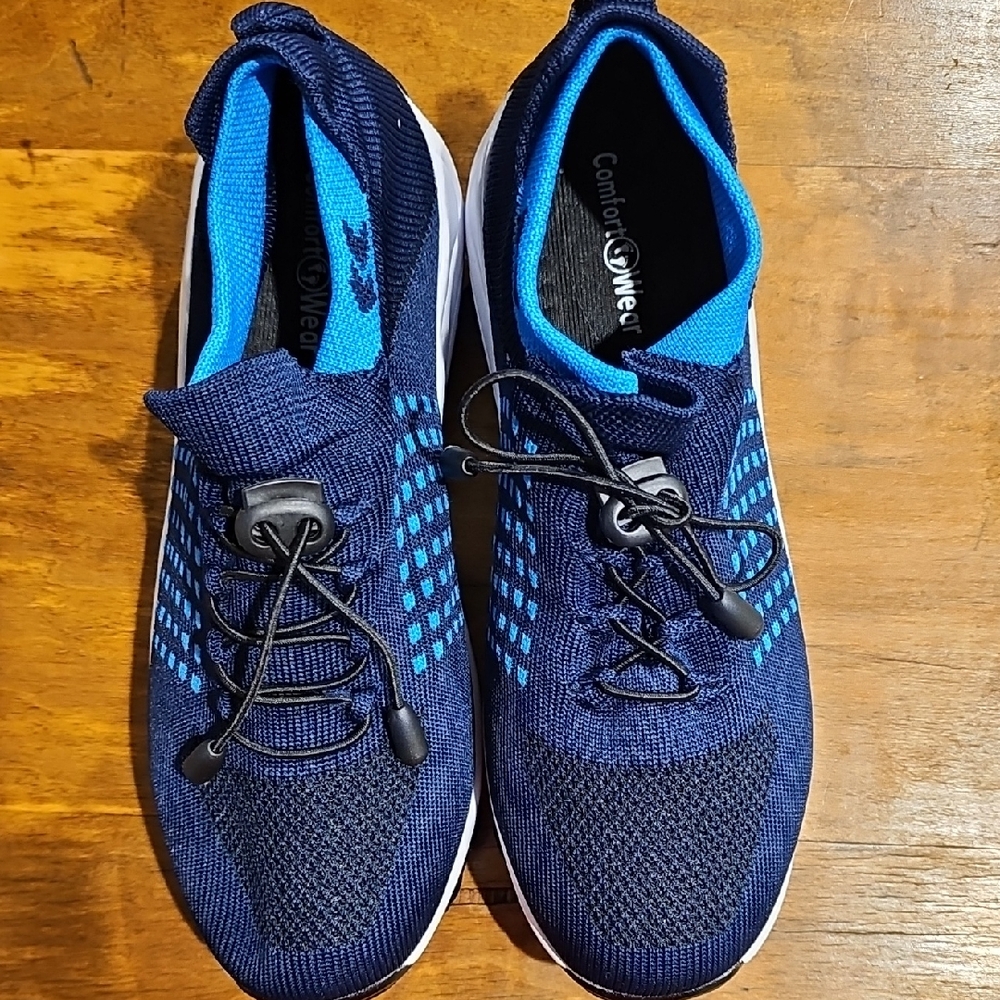 NEW Women's Comfort Wear Shoes _ Size 39